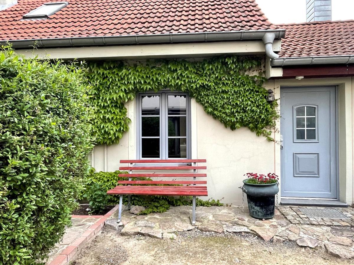 Fewo Im Kneipenviertel Altkoetzschenbroda ราเดอบอยล์ ภายนอก รูปภาพ